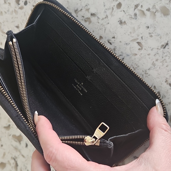 Louis Vuitton Black Embossed Leather Wallet/Wristlet - Needs Rehab - Picture 11 of 15